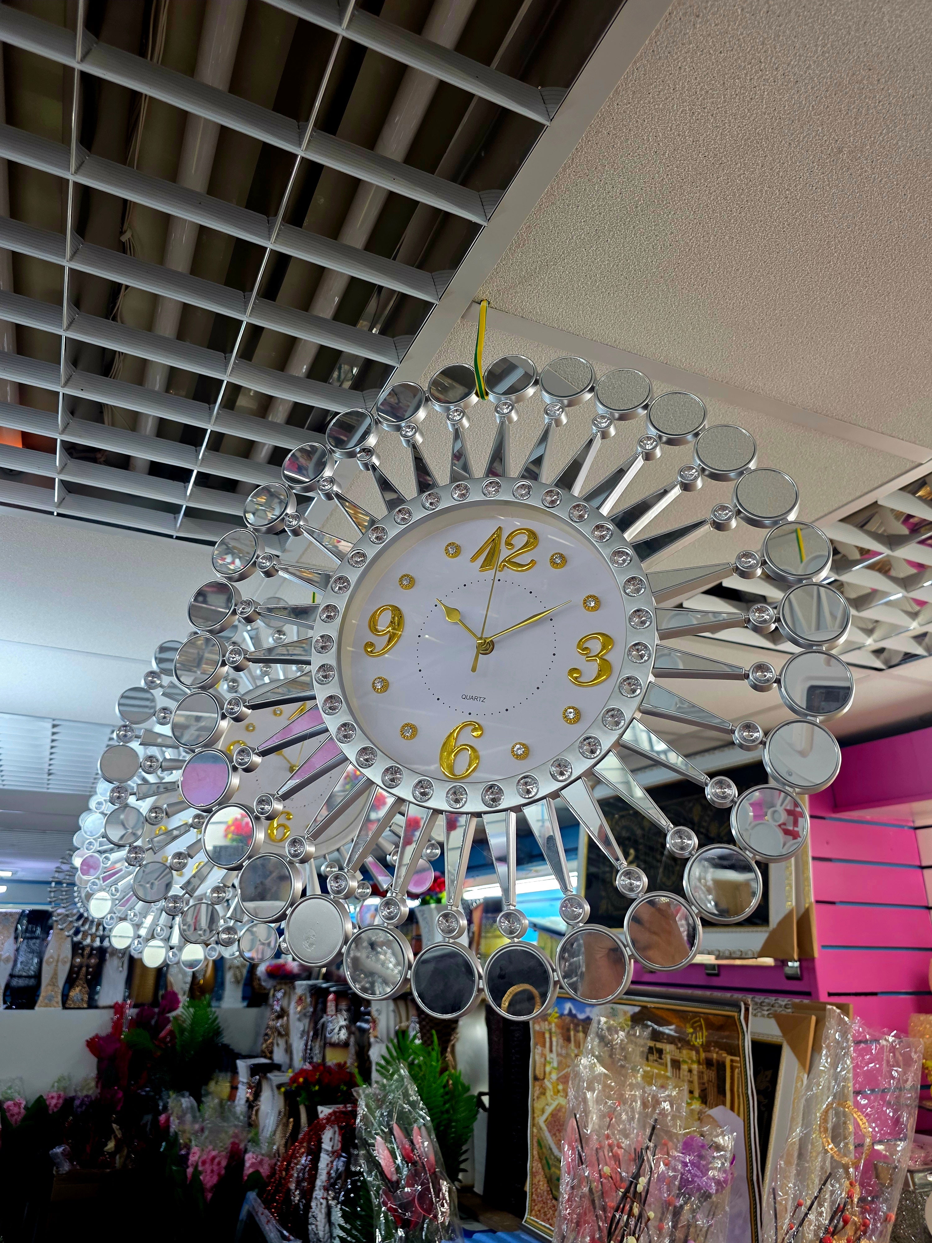 Decorative wall clocks