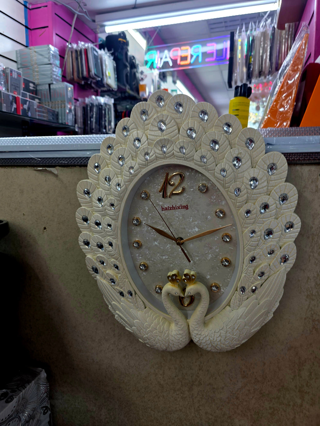 Decorative wall clocks